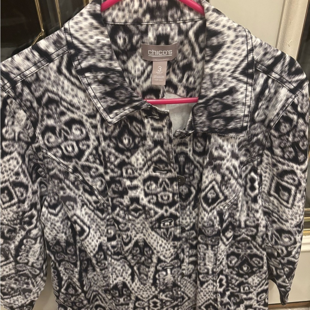 Chico's Monochrome Abstract Blouse